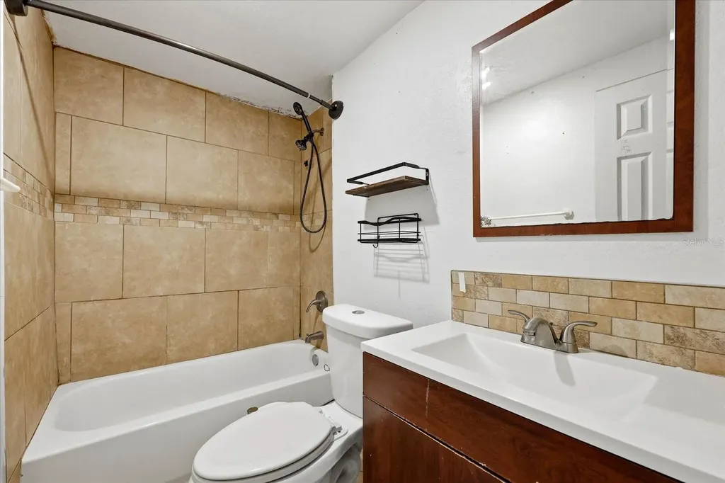 1919 Quincy Street S St Petersburg FL 33711