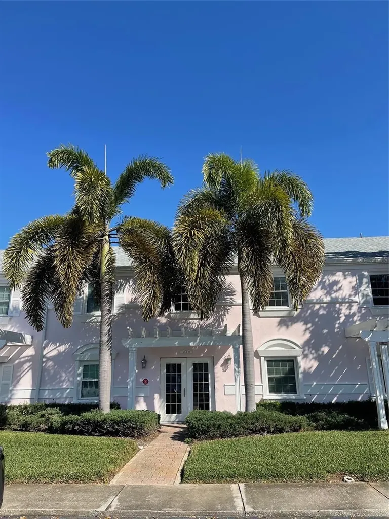 249 Pompano Drive SE St Petersburg FL 33705