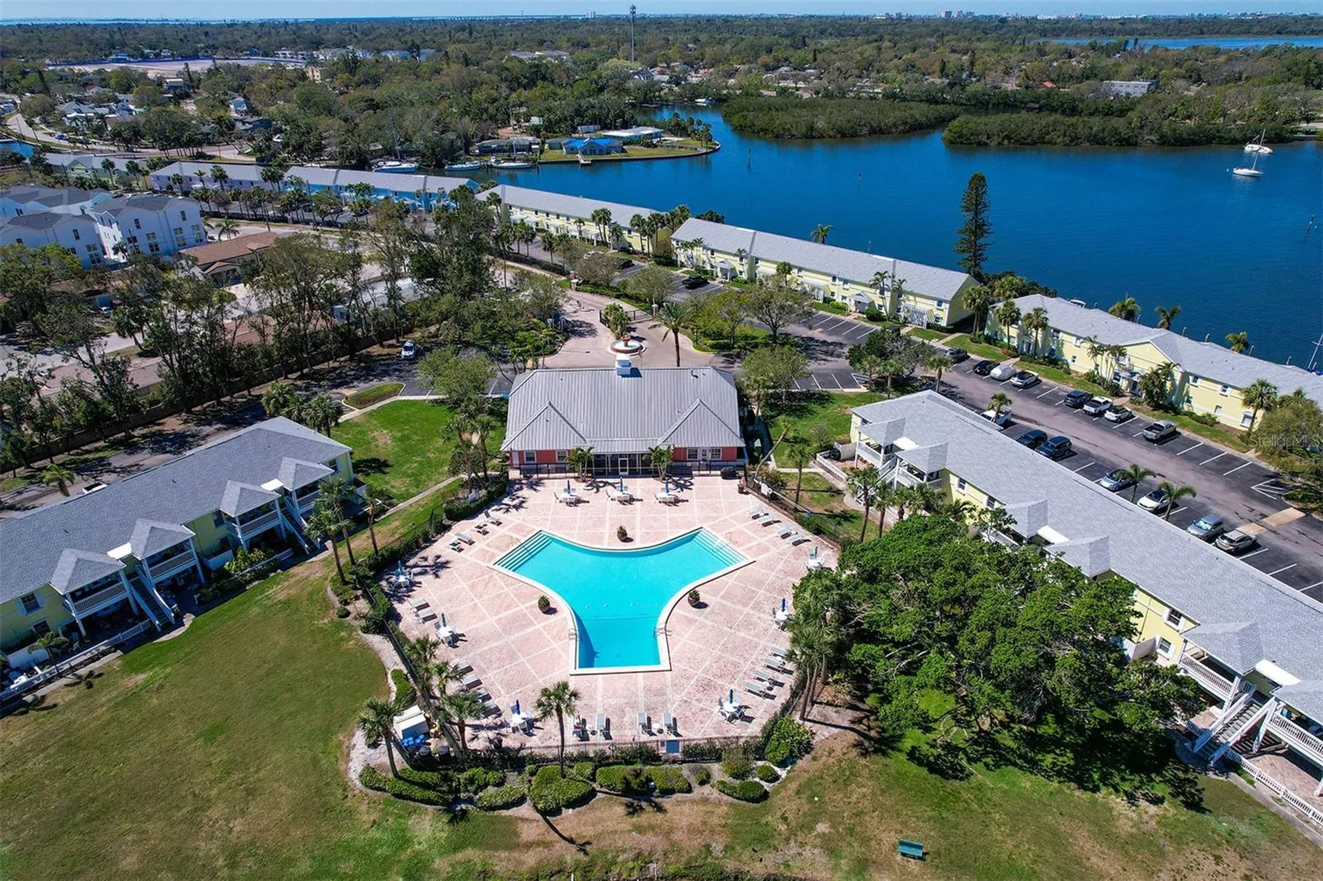 249 Pompano Drive SE St Petersburg FL 33705