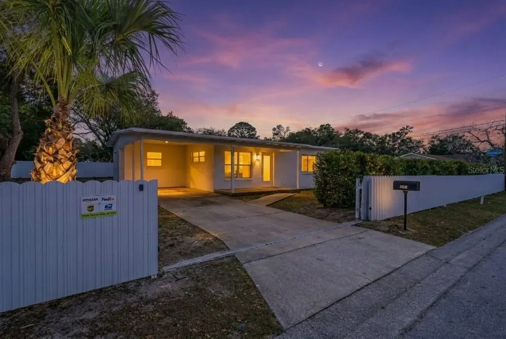 831 Woodlawn Street Clearwater FL 33756