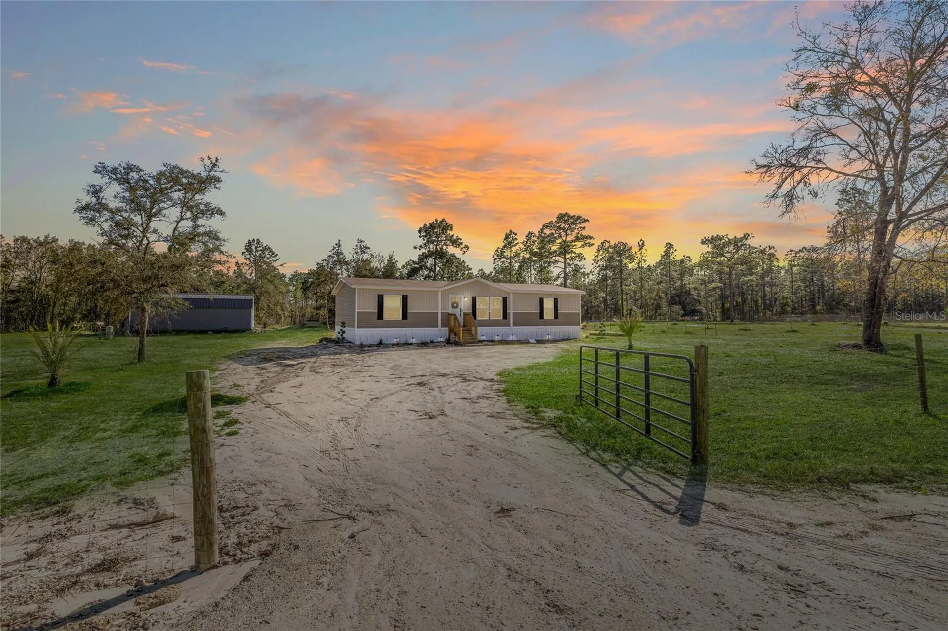 14440 SE 21st Place Morriston FL 32668