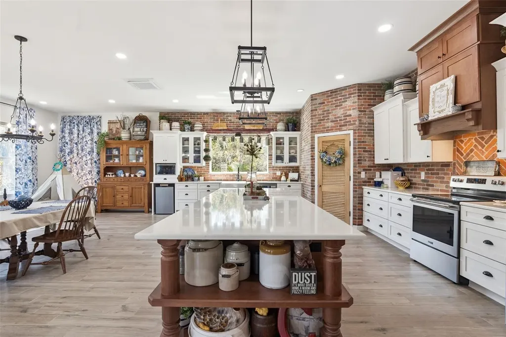 37008 Forestdel Drive Eustis FL 32736