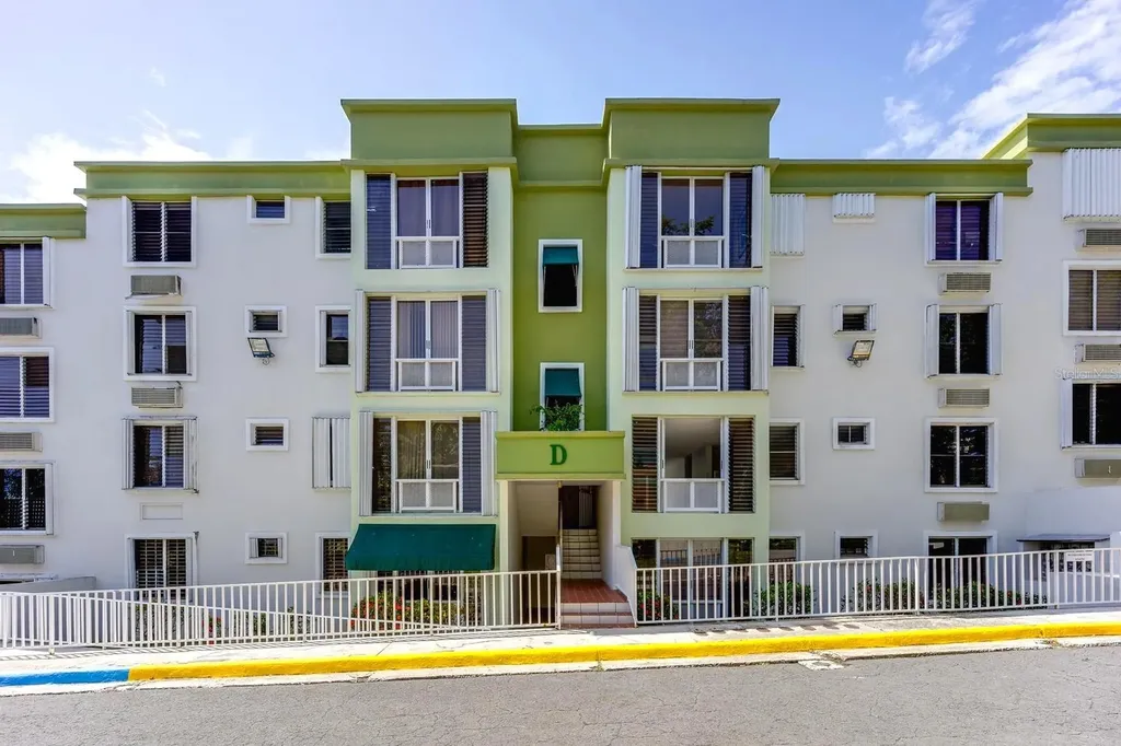 Alturas De Piedras Blanca Units D-202 Guaynabo PR 00969