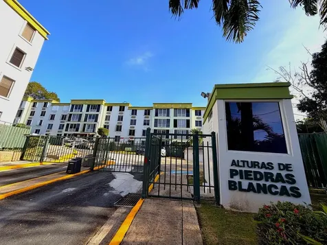 Alturas De Piedras Blanca Units D-202 Guaynabo PR 00969