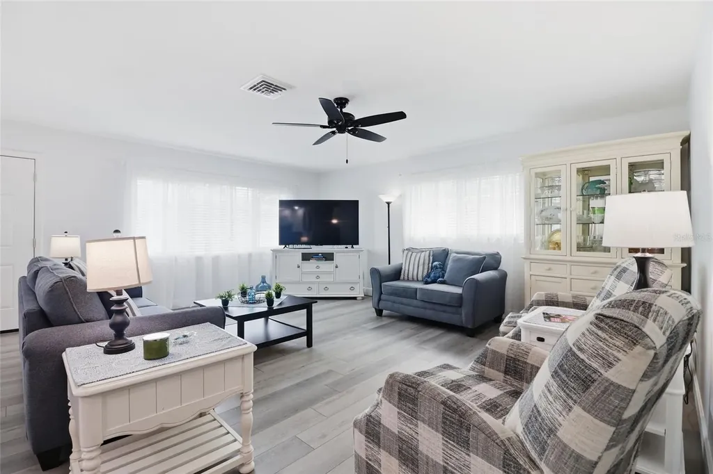 17 Pearl Street Englewood FL 34223