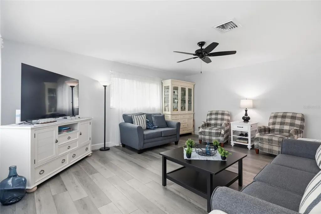 17 Pearl Street Englewood FL 34223