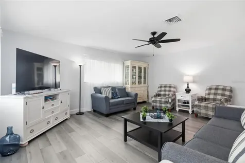 17 Pearl Street Englewood FL 34223
