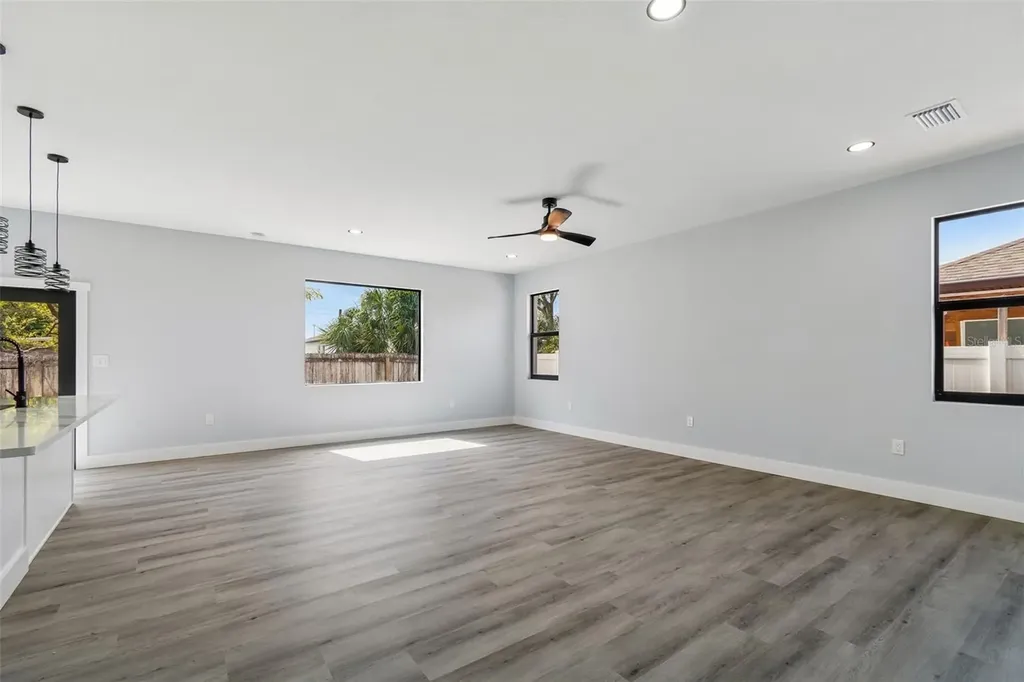 5140 70th Avenue N Pinellas Park FL 33781