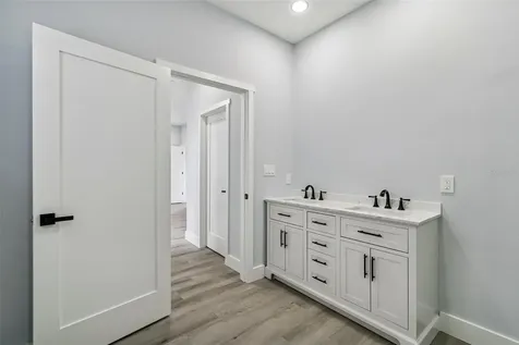 5140 70th Avenue N Pinellas Park FL 33781