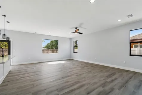 5140 70th Avenue N Pinellas Park FL 33781