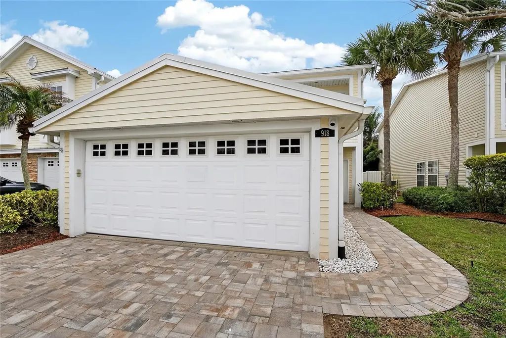 918 Woodbridge Court Safety Harbor FL 34695
