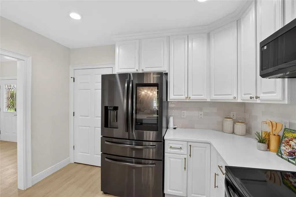 918 Woodbridge Court Safety Harbor FL 34695