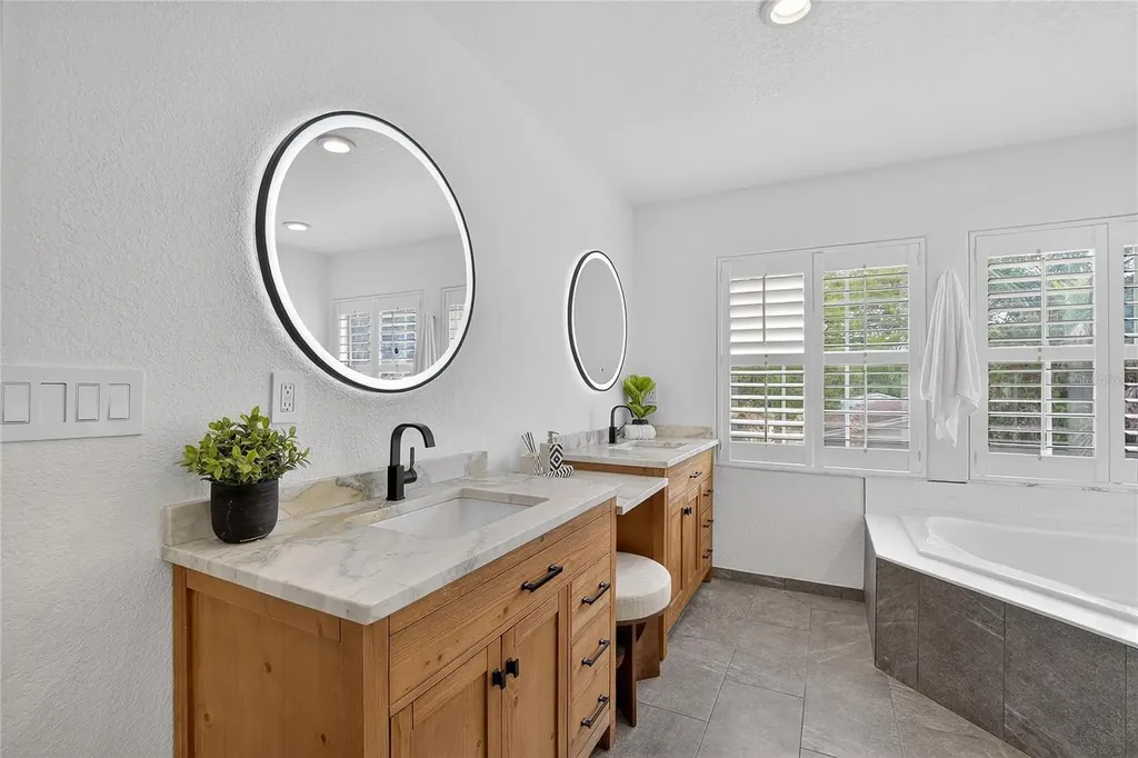 918 Woodbridge Court Safety Harbor FL 34695