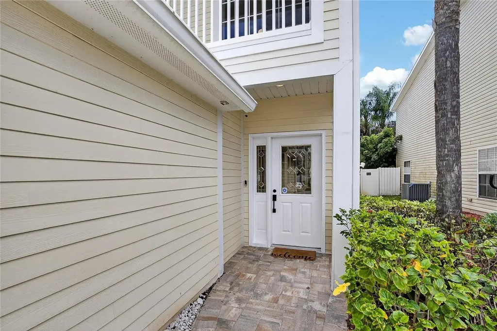 918 Woodbridge Court Safety Harbor FL 34695