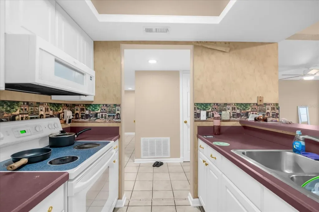 5842 Peregrine Avenue Orlando FL 32819