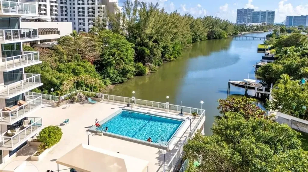 3000 Holiday Drive Fort Lauderdale FL 33316