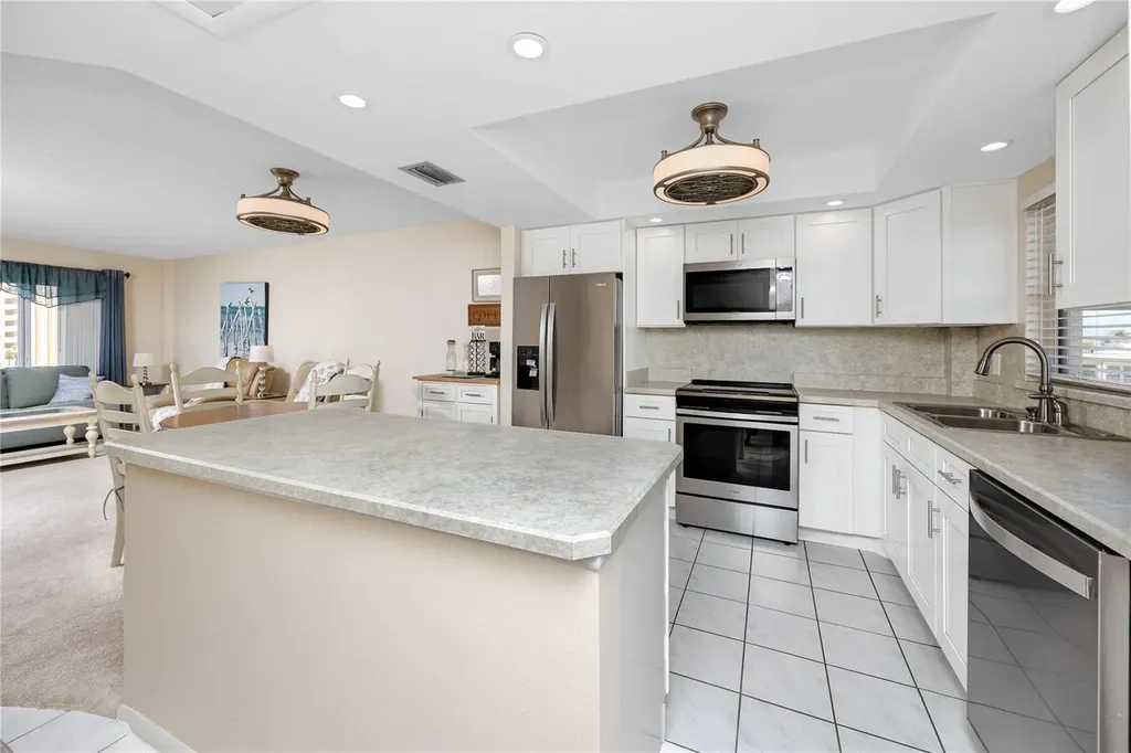 4650 Cove Circle St Petersburg FL 33708
