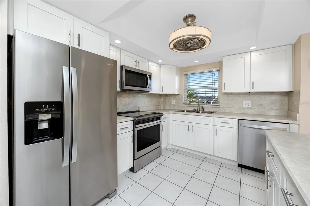 4650 Cove Circle St Petersburg FL 33708