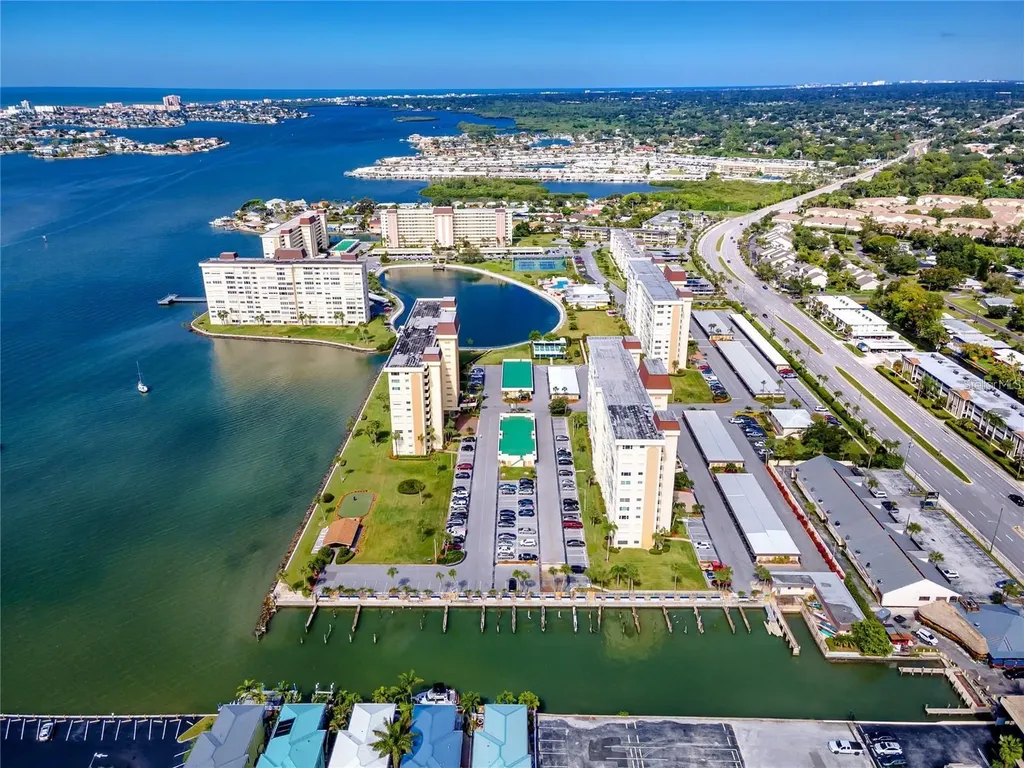 4650 Cove Circle St Petersburg FL 33708
