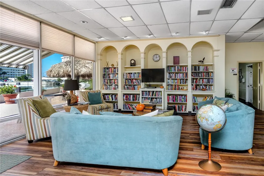 4650 Cove Circle St Petersburg FL 33708