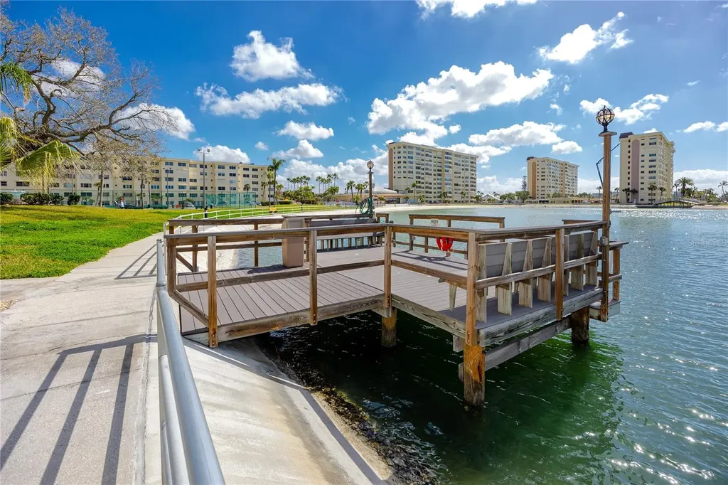 4650 Cove Circle St Petersburg FL 33708