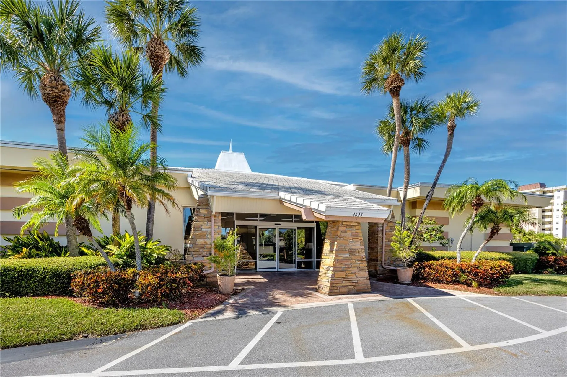 4650 Cove Circle St Petersburg FL 33708