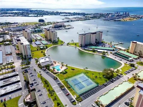 4650 Cove Circle St Petersburg FL 33708