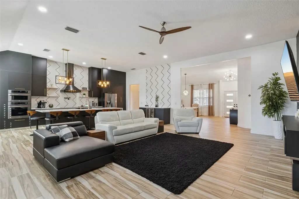 32345 Wolfs Trail Sorrento FL 32776