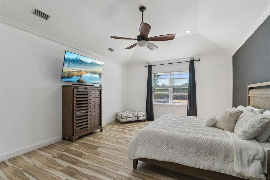 32345 Wolfs Trail Sorrento FL 32776
