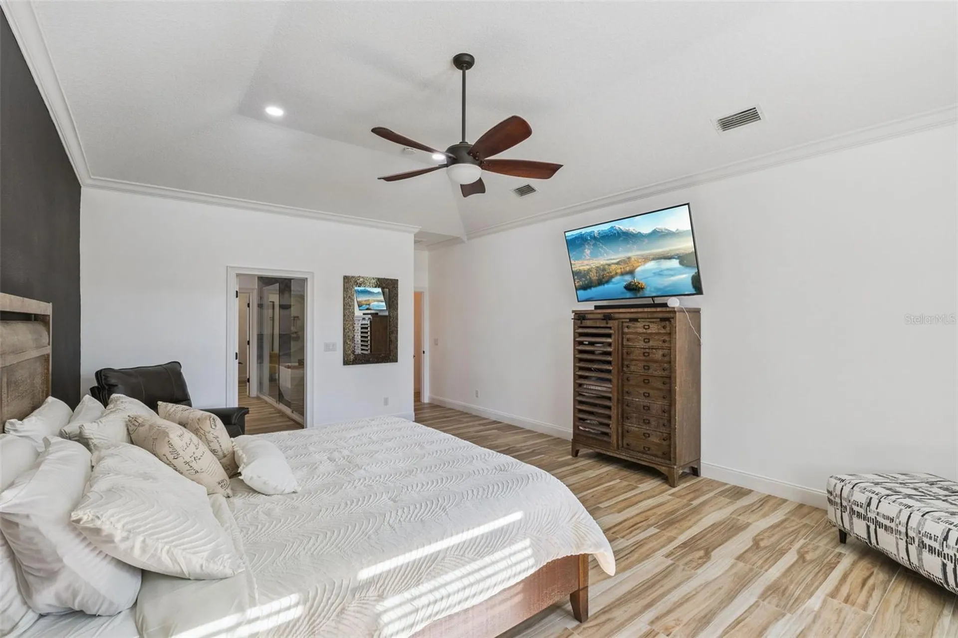 32345 Wolfs Trail Sorrento FL 32776