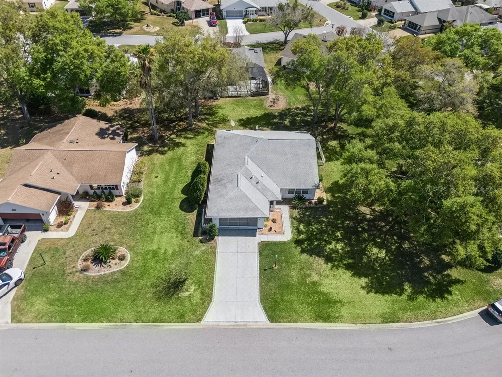27217 Racquet Circle Leesburg FL 34748