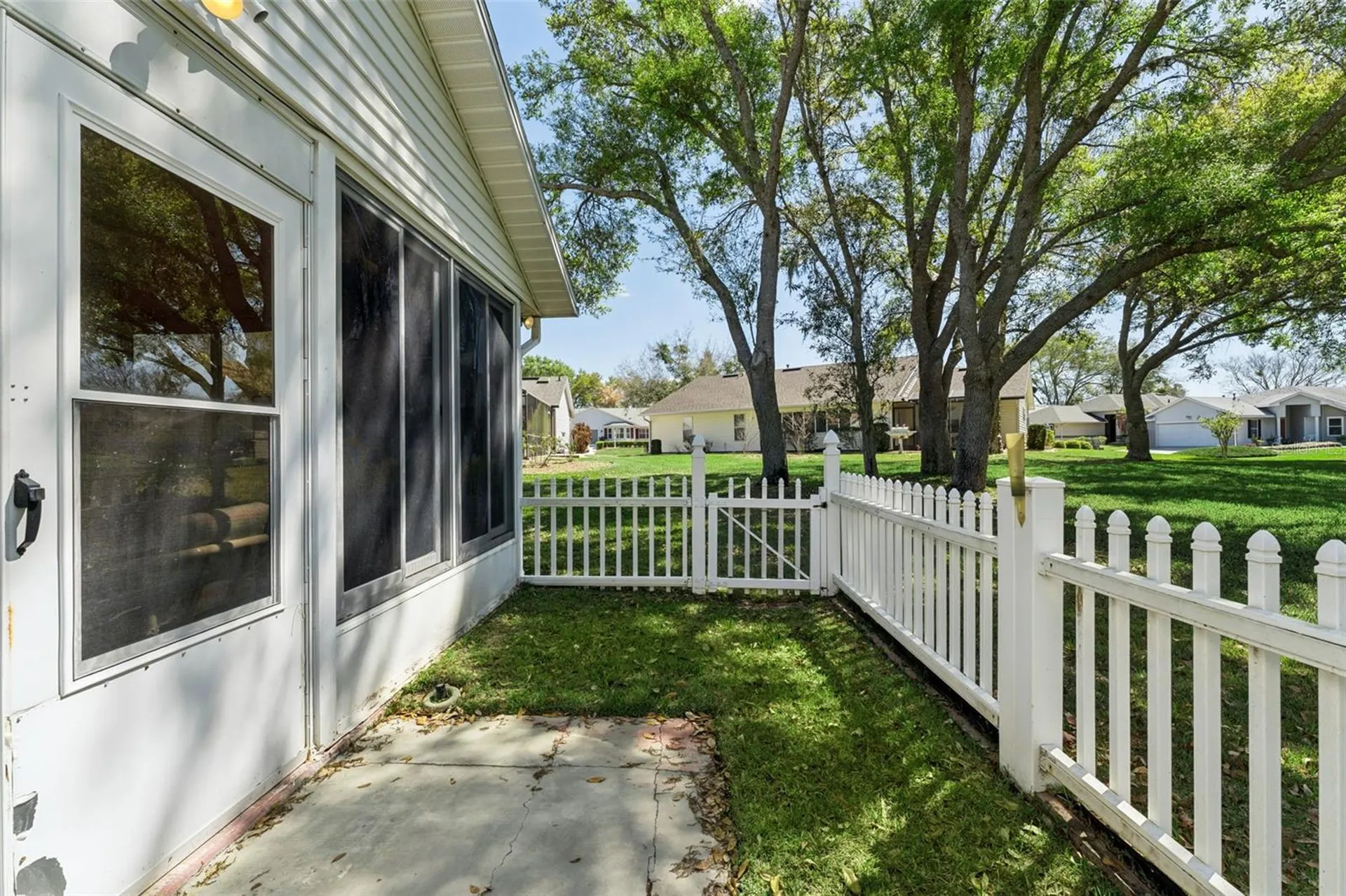 27217 Racquet Circle Leesburg FL 34748