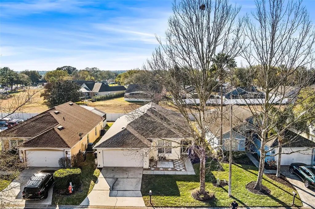 221 Grosvenor Loop Davenport FL 33897