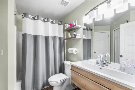 221 Grosvenor Loop Davenport FL 33897