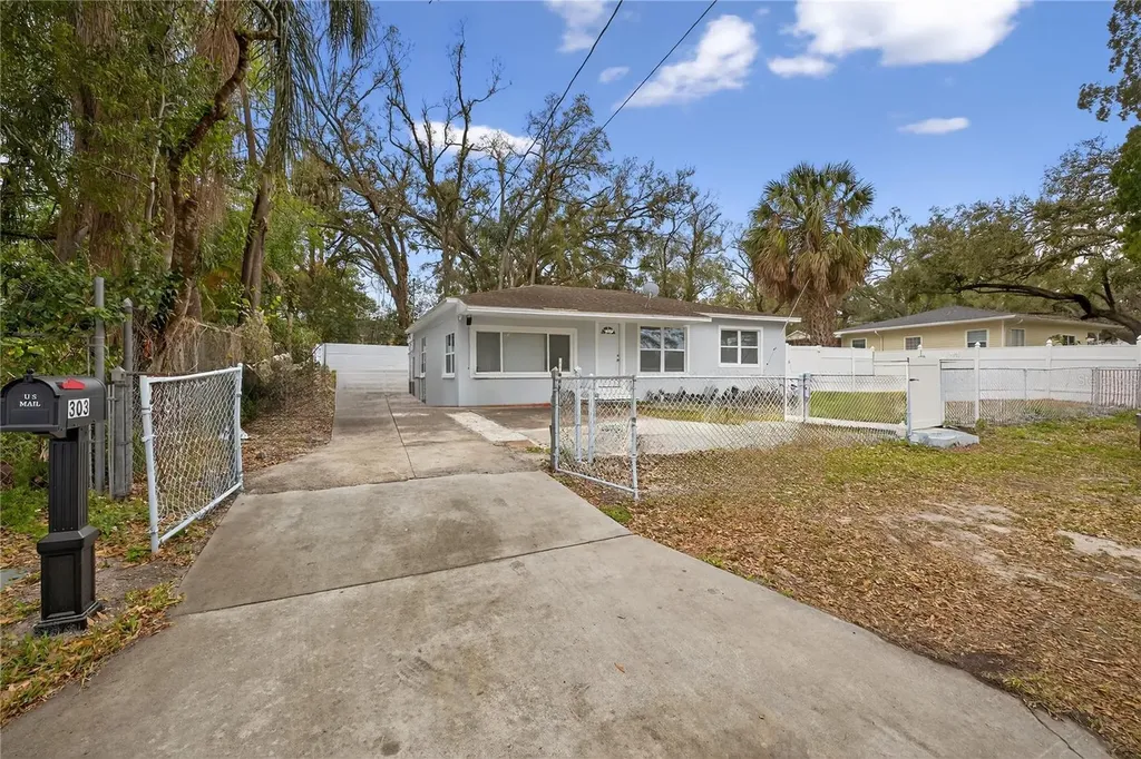 303 E Hollywood Street Tampa FL 33604