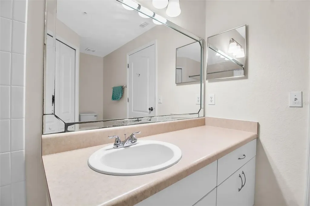 4122 Central Sarasota Parkway Sarasota FL 34238
