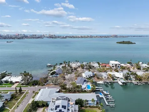 300 Venetian Drive Clearwater FL 33755