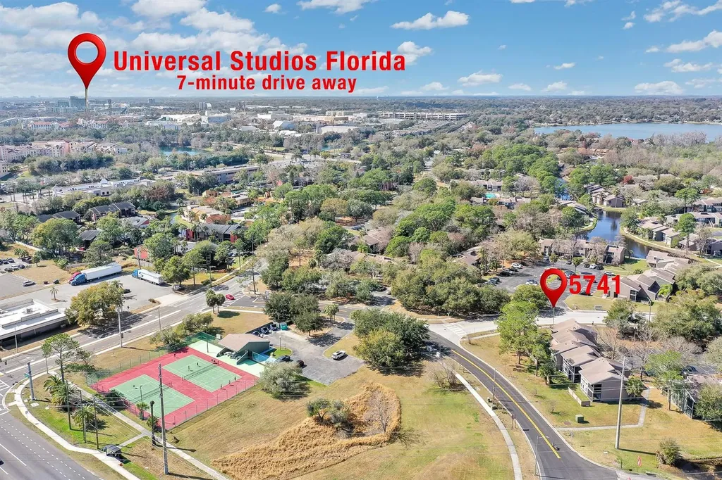 5741 Peregrine Avenue Orlando FL 32819