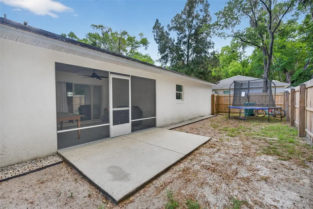 115 N Saint Clair Street Wildwood FL 34785