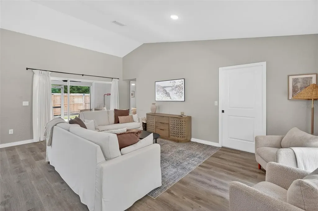 115 N Saint Clair Street Wildwood FL 34785