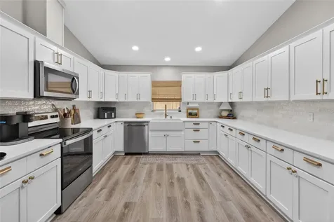 115 N Saint Clair Street Wildwood FL 34785
