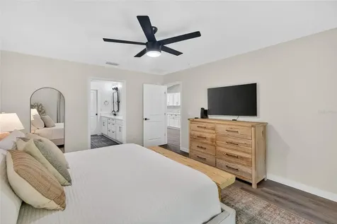 115 N Saint Clair Street Wildwood FL 34785