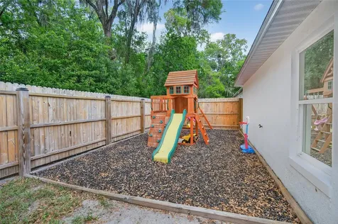 115 N Saint Clair Street Wildwood FL 34785