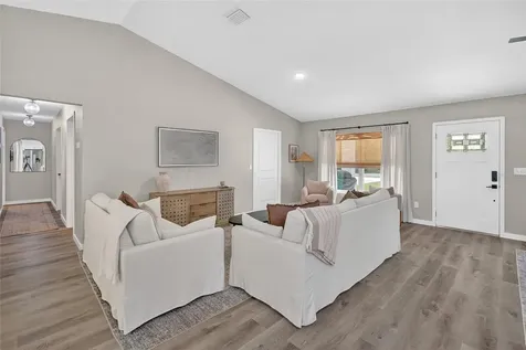 115 N Saint Clair Street Wildwood FL 34785