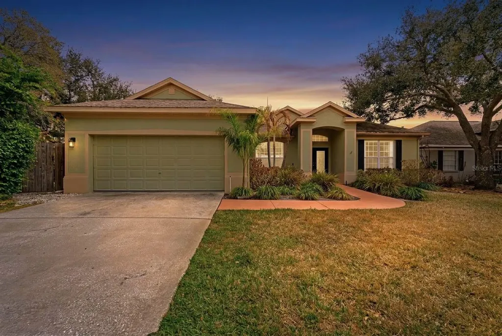 4302 River Close Boulevard Valrico FL 33596