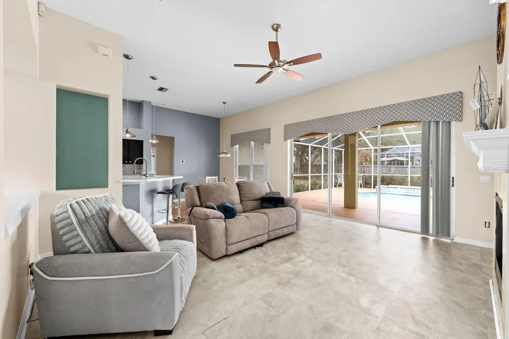 4302 River Close Boulevard Valrico FL 33596