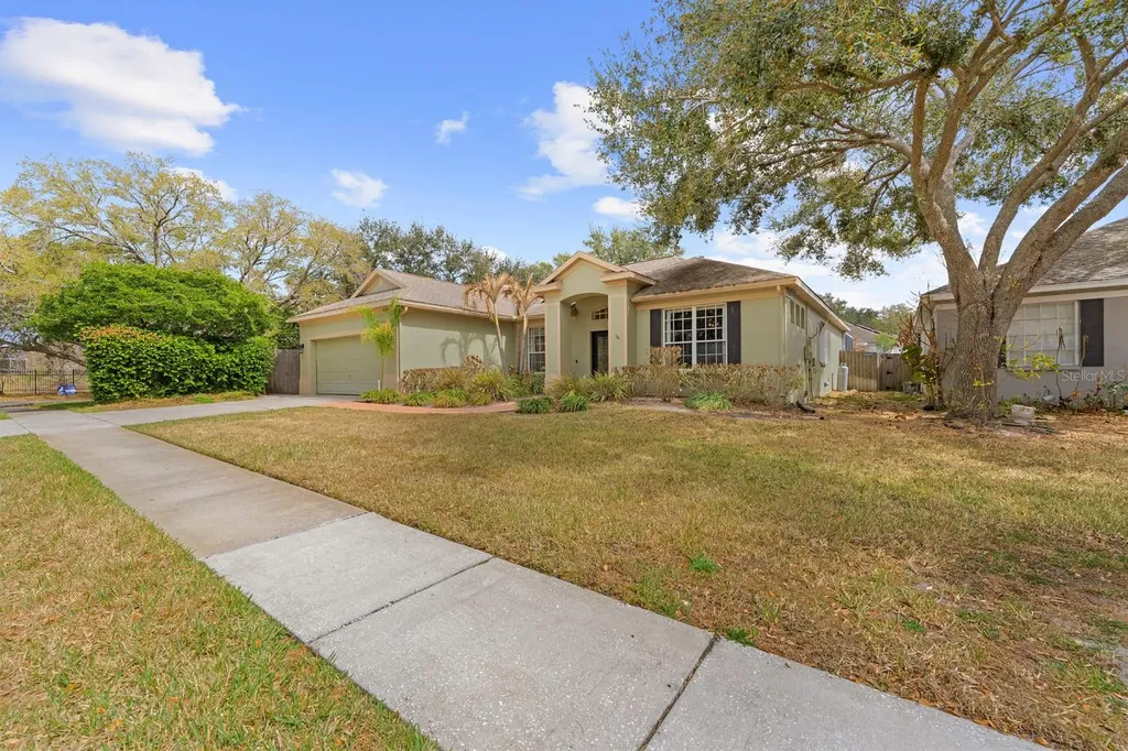 4302 River Close Boulevard Valrico FL 33596
