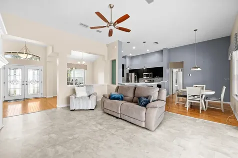 4302 River Close Boulevard Valrico FL 33596