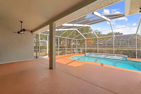 4302 River Close Boulevard Valrico FL 33596