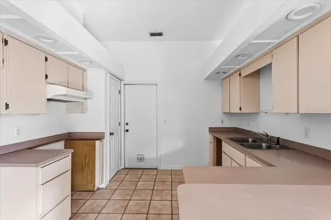 6714 NW 34th Drive Gainesville FL 32653